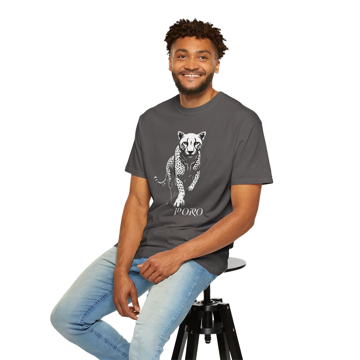Cheetah Graphic Unisex T-Shirt - Wild Animal Art Tee for Nature Lovers poro brand