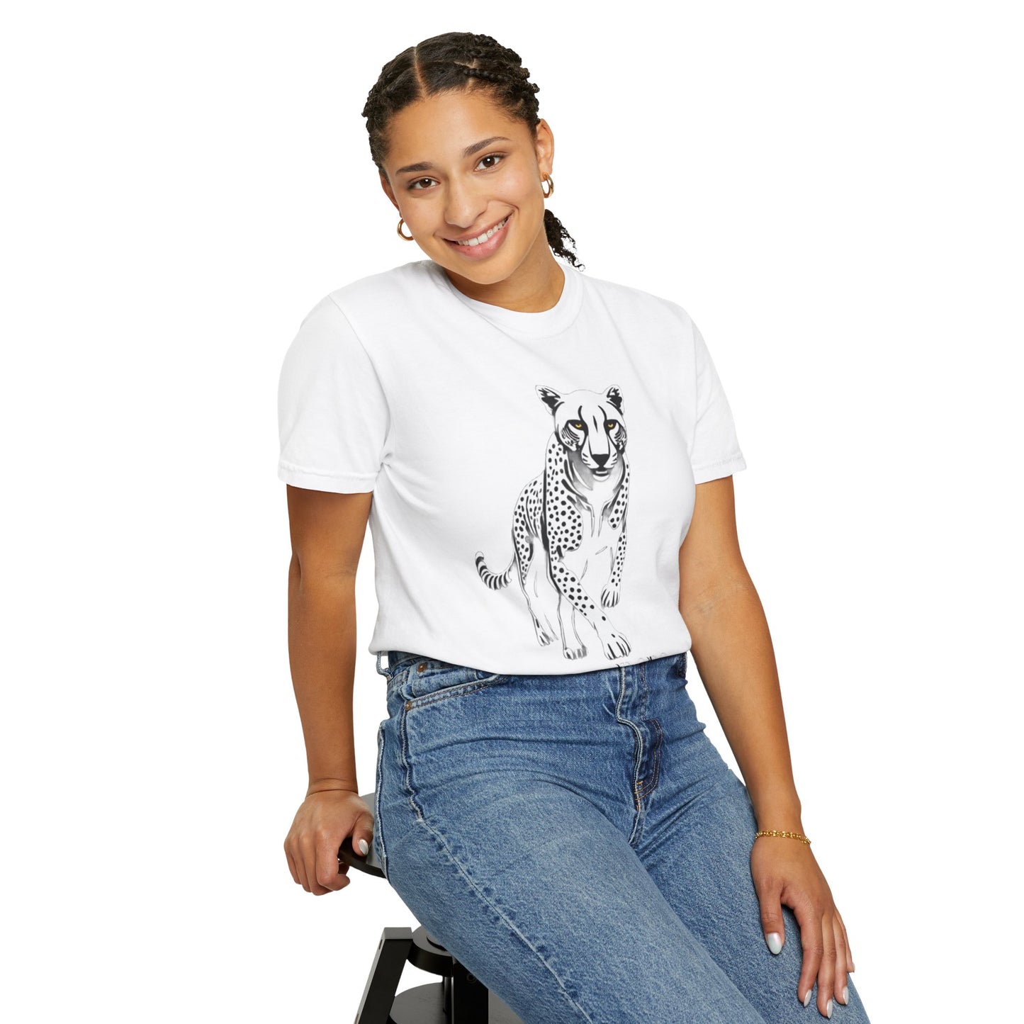 Cheetah Graphic Unisex T-Shirt - Wild Animal Art Tee for Nature Lovers poro brand