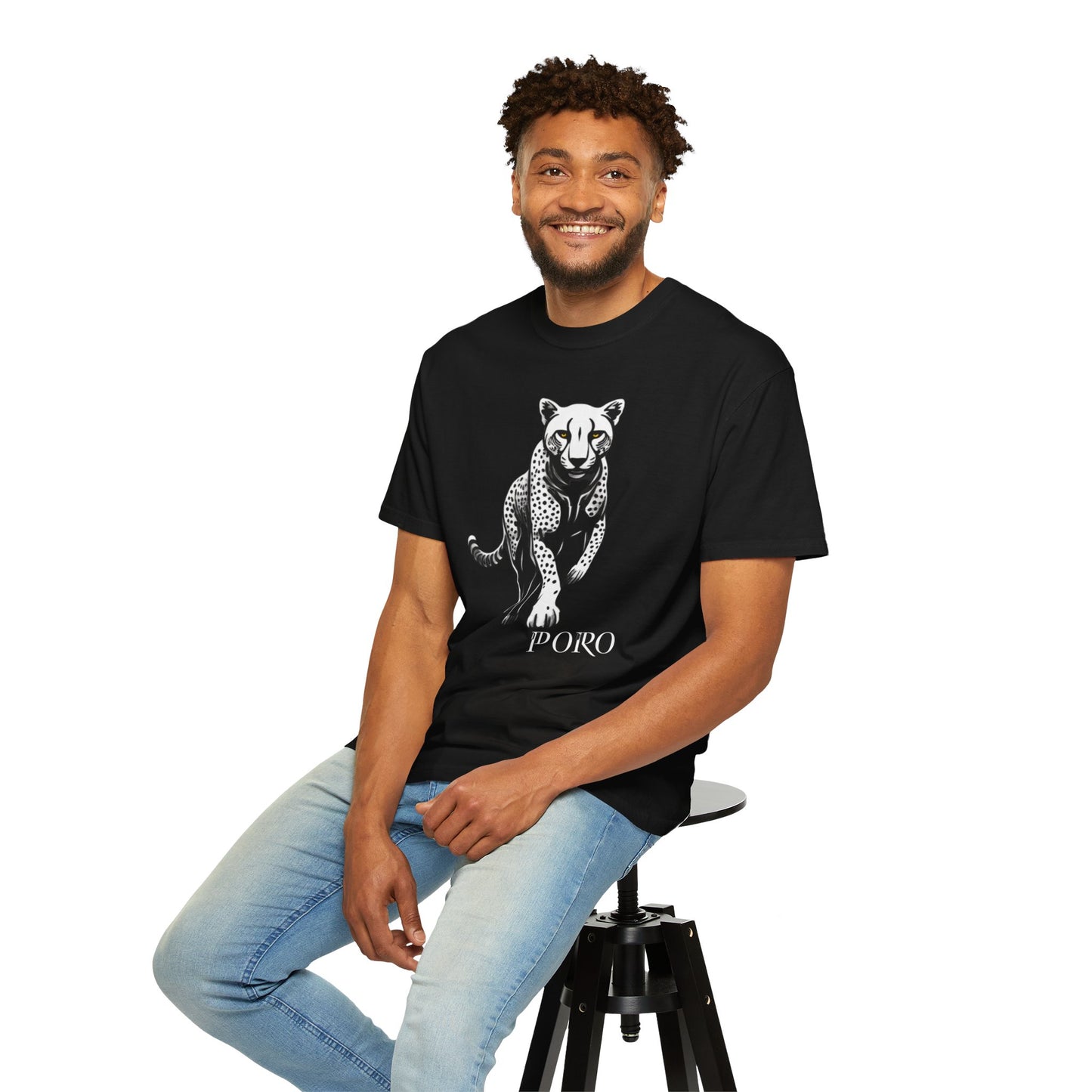 Cheetah Graphic Unisex T-Shirt - Wild Animal Art Tee for Nature Lovers poro brand